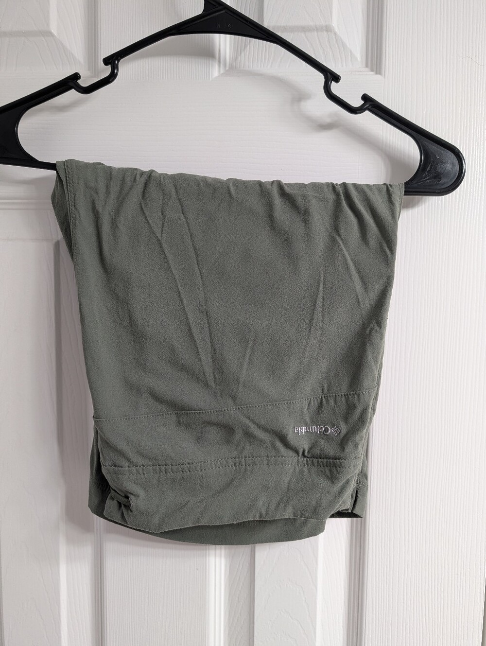 Columbia Olive Green Active Shorts 13"